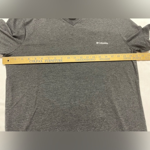 Mens Columbia V-neck Gray Short Sleeve T-Shirt Size L/G - Picture 4 of 5